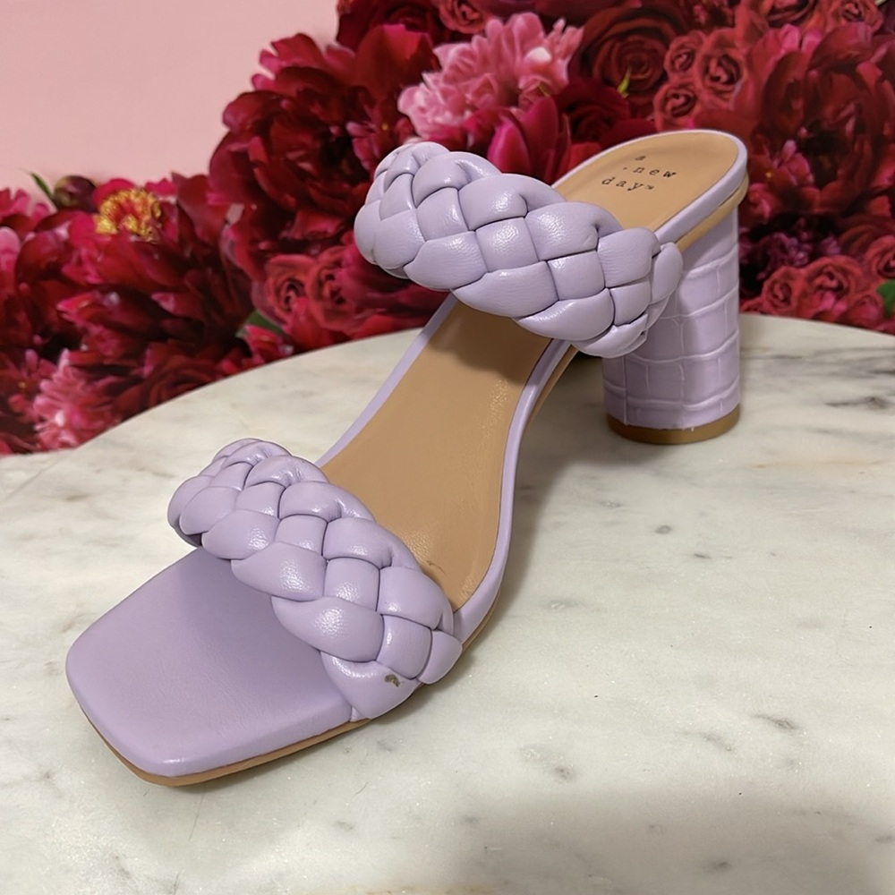 A New day beautiful sandals 👡 in lilac color (size 8 1/2) - New - Picture 4 of 10